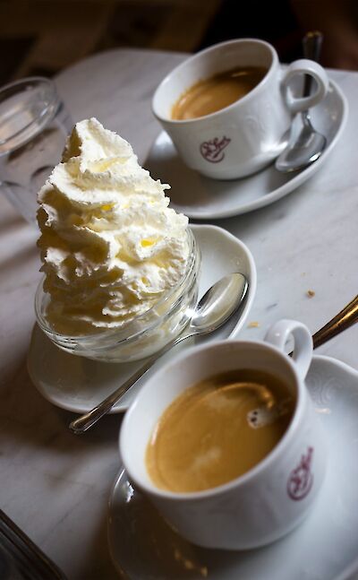 Weiner Melange, coffee with whipped cream Flickr:Erickchiu