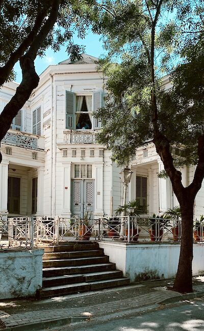 A beautiful house on the Seven Islands. Unsplash:Esy Nt