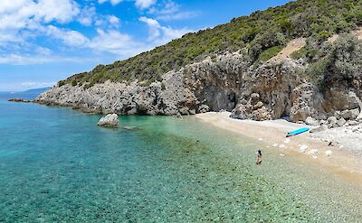 Crystal-clear waters and quiet bay. toST