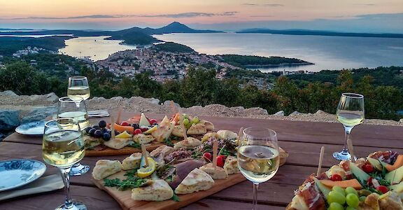 Traditional Croatian appetizers and sweeping views over the Adriatic coast. toST