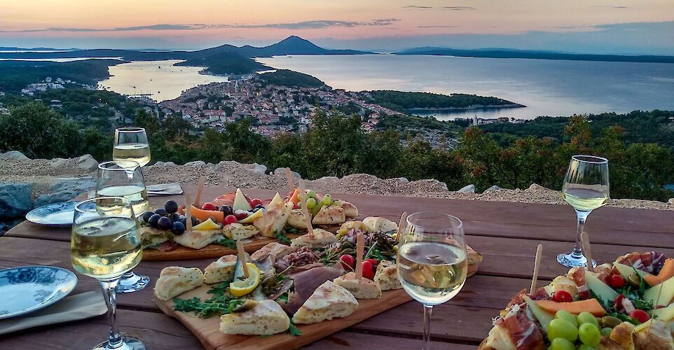 Traditional Croatian appetizers and sweeping views over the Adriatic coast. toST
