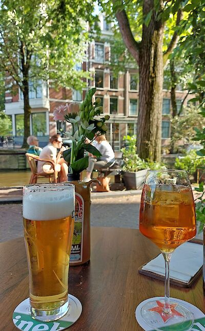 Canal views and cold drinks on a warm summer day. Unsplash:MarttiSalmi