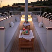 Upper deck lounge | Bellezza | Bike & Boat Tour