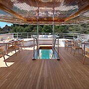 Deck lounge | Bellezza | Bike & Boat Tour