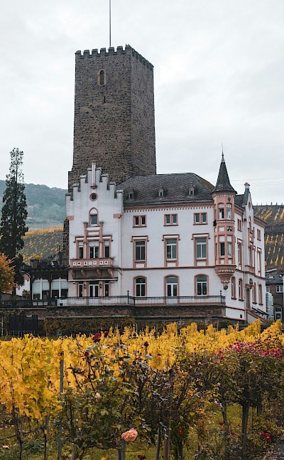 Church in Rüdesheim, Germany. Unsplash@Joshua Kettle
