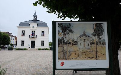 Le Mairie d’Auvers is a notable building depicted in Vincent van Gogh’s 1890 painting The Town Hall at Auvers. Flickr:Julien Chatelain