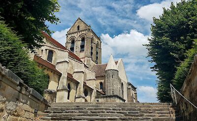 The Church of Saint-Rémy in Auvers-sur-Oise, France. unsplash:ischessyca