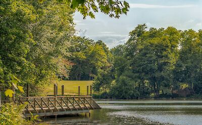 Vigneux-sur-Seine is known for its natural beauty, parks, and riverside views. unsplash:murilosilva