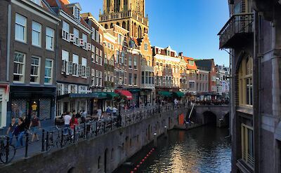 Blue skies over the canal, Utrecht, Netherlands. Unsplash:Datingscout