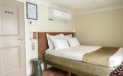Double cabin | Magnifique X | Boat & Bike Tour