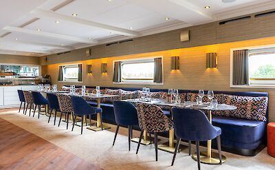 Restaurant | Magnifique X | Boat & Bike Tour