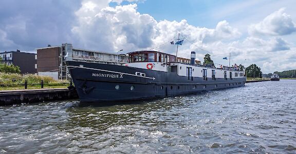 Magnifique X | Boat & Bike Tour