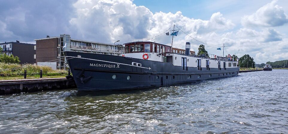 Magnifique X | Boat & Bike Tour