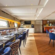 Restaurant | Magnifique X | Boat & Bike Tour