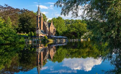The Minnewater in Bruges. unsplash@Maria Lopez Jorge