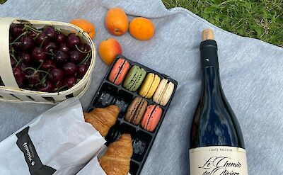 Picnic in Paris. Pex@Nadia Russu