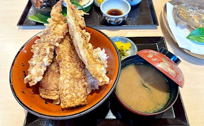 Tempura bowl set. Flickr@Bryan