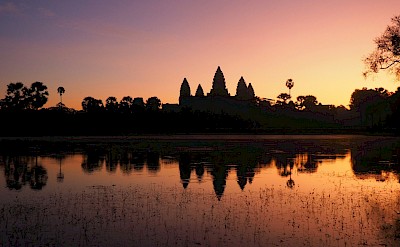 Angkor Wat at sunset, Cambodia bike tour. Unsplash@Daf Jones