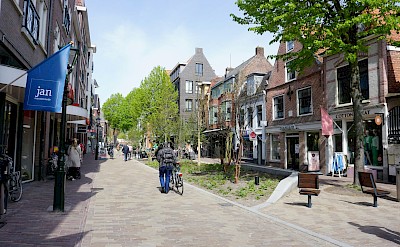 Shopping street in Alkmaar. Unsplash@Marek Lumi