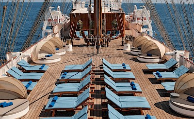 Sun deck and lounge chairs. toTN