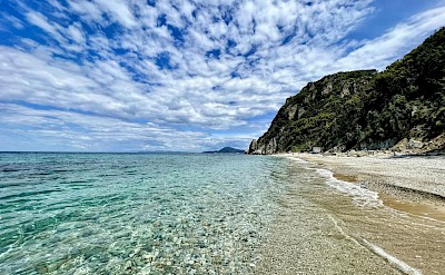 A secluded beach on Elba with crystal-clear waters. Pexels@NBasak