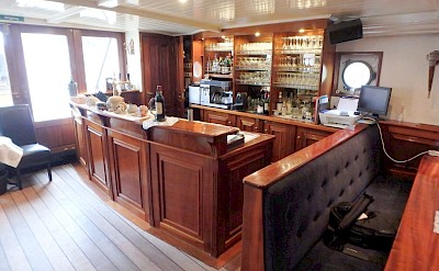 Bar | Simmer Fan Fryslan | Bike & Boat Tour