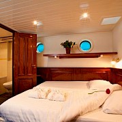 Double cabin | Simmer Fan Fryslan | Bike & Boat Tour