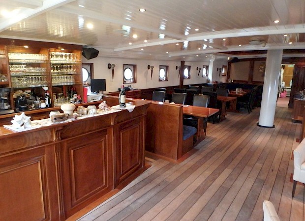 Restaurant | Simmer Fan Fryslan | Bike & Boat Tour