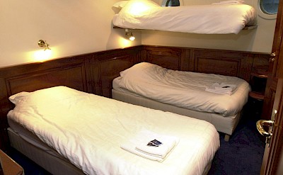 Triple Cabin | Simmer Fan Fryslan | Bike & Boat Tour
