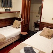 Twin beds | Simmer Fan Fryslan | Bike & Boat Tour