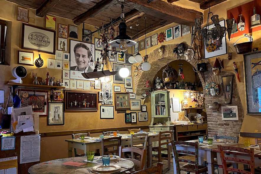 Cafe in Spoleto, Italy. CC:Fulton Armstrong