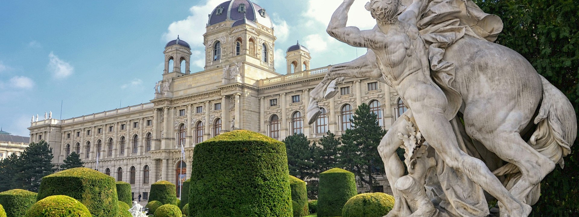 Statue in Vienna, Austria. Unsplash@Vitalia Ponomarova