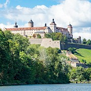 Frankfurt to Bamberg - Marienberg Fortress overlooking Würzburg. pexels@Lichtblick