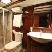 Bathroom | Tersane IV | Bike & Boat Tour