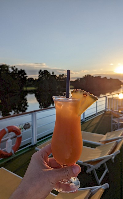 Cocktails at sunset | Casanova | Bike & Boat Tour