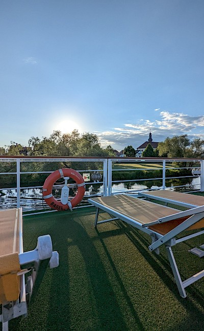 Sundeck | Casanova | Bike & Boat Tour