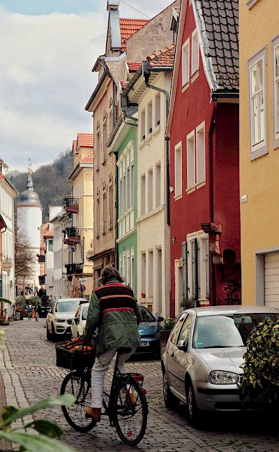 Colorful alleys of Heidelberg. pexels@Yoldakocayanlaar