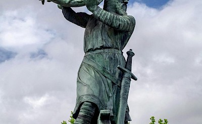 Siegfried’s Dragon Slayer Statue in Worms. Pexels@WolfgangWeiser