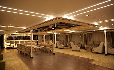 Lounge | Nebu | Bike & Boat Tour
