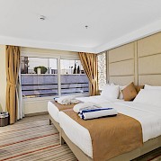 Deluxe Suite | Nebu | Bike & Boat Tour
