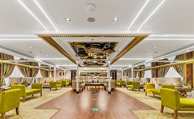 Lounge & Bar | Nebu | Bike & Boat Tour