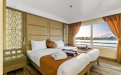 Deluxe Suite | Nebu | Bike & Boat Tour