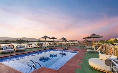 Pool Deck | Nebu | Bike & Boat Tour