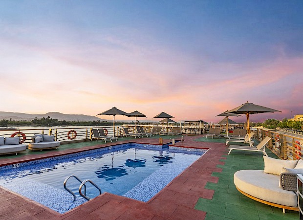 Pool Deck | Nebu | Bike & Boat Tour