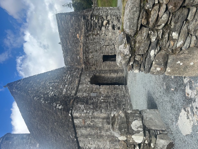 Stone building en route to Kilkenny. CC:Author