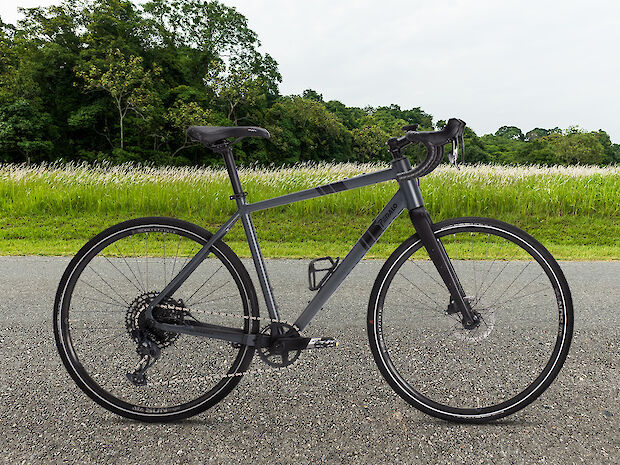 Dynamic gravel bike for an efficient ride on all terrains