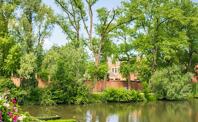 Minnewaterpark, Bruges &the “Lake of Love”. pexels@blazearth