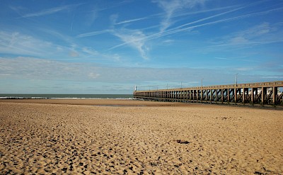 Beach and Jetty at Blankenberge. unsplash@daniel rincon