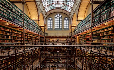 The magnificent 19th-century reading room inside the Rijksmuseum. pexels@michael d beckwith