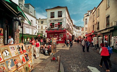 The lively Rue Norvins in Montmartre, Paris. pexels@dhenry